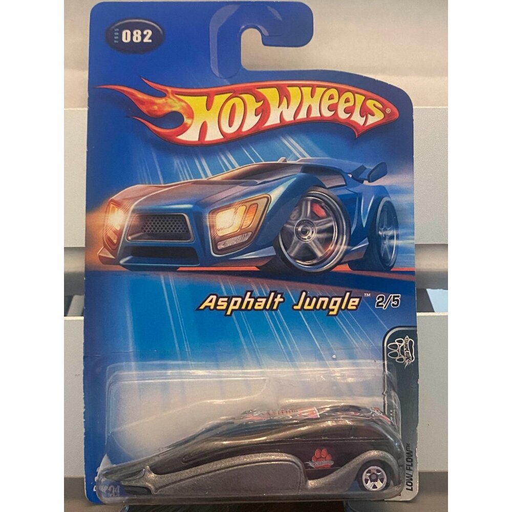 Hot Wheels Asphalt Jungle Low Flow Die-Cast Car 2005 Collectible New In Package